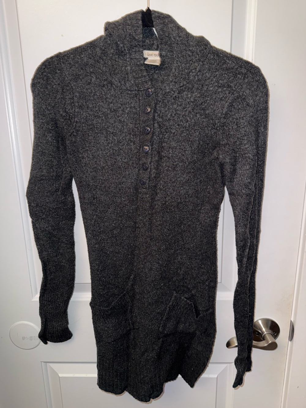 🔥5/$25🔥 Love Rocks Dark Charcoal Button-Neck Sweater Preowned Size Small
